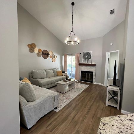 Mid City Condo Хантсвилл Экстерьер фото