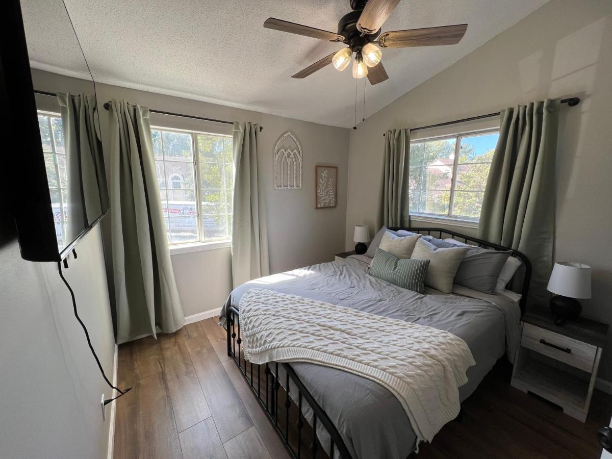 Mid City Condo Хантсвилл Экстерьер фото