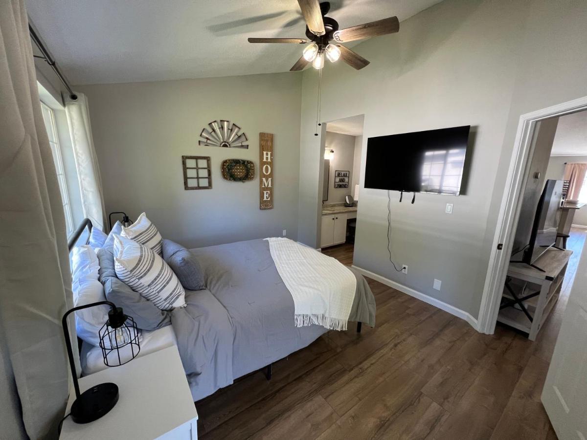 Mid City Condo Хантсвилл Экстерьер фото