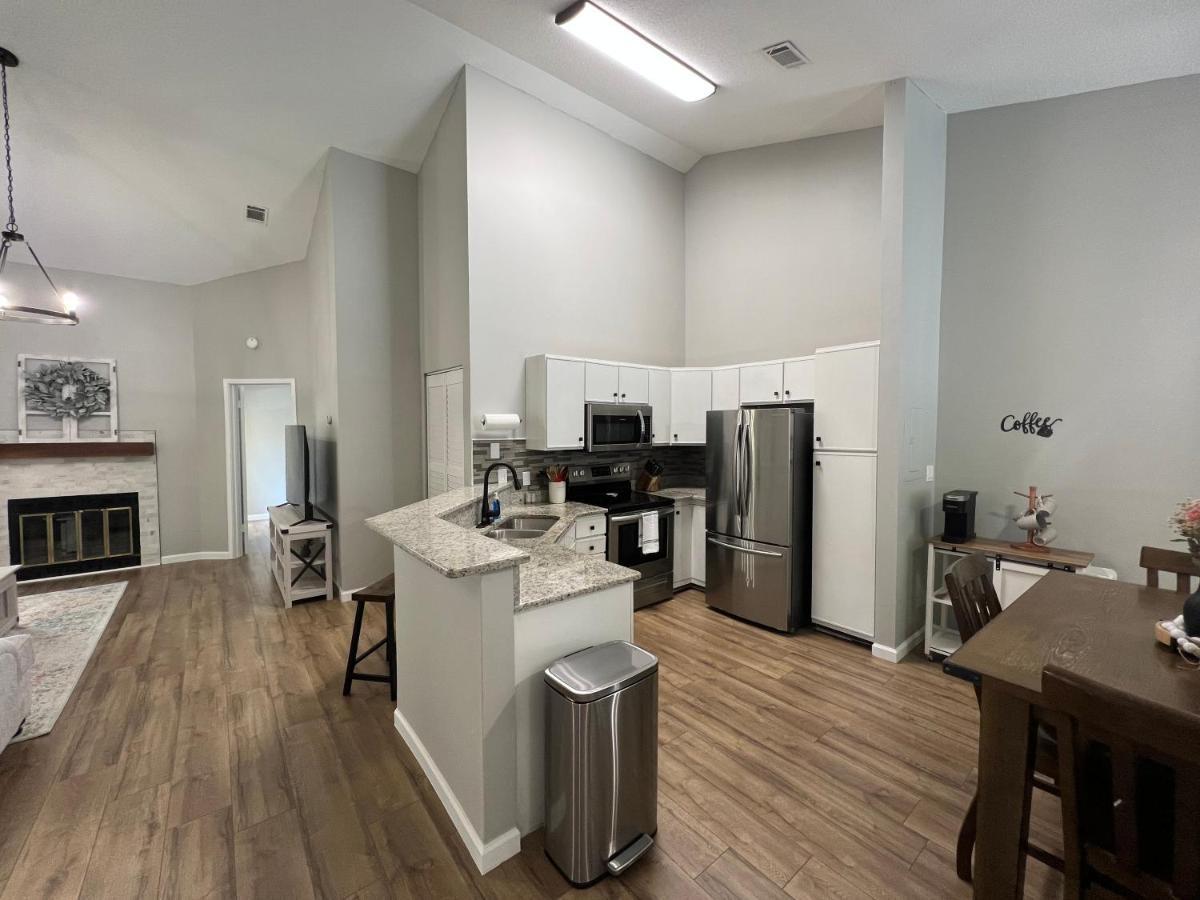 Mid City Condo Хантсвилл Экстерьер фото